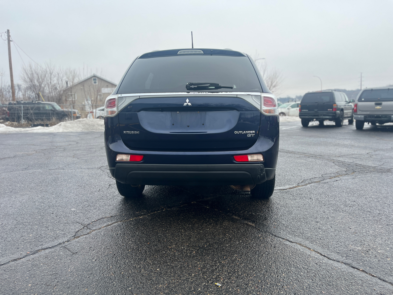 Mitsubishi Outlander  2014