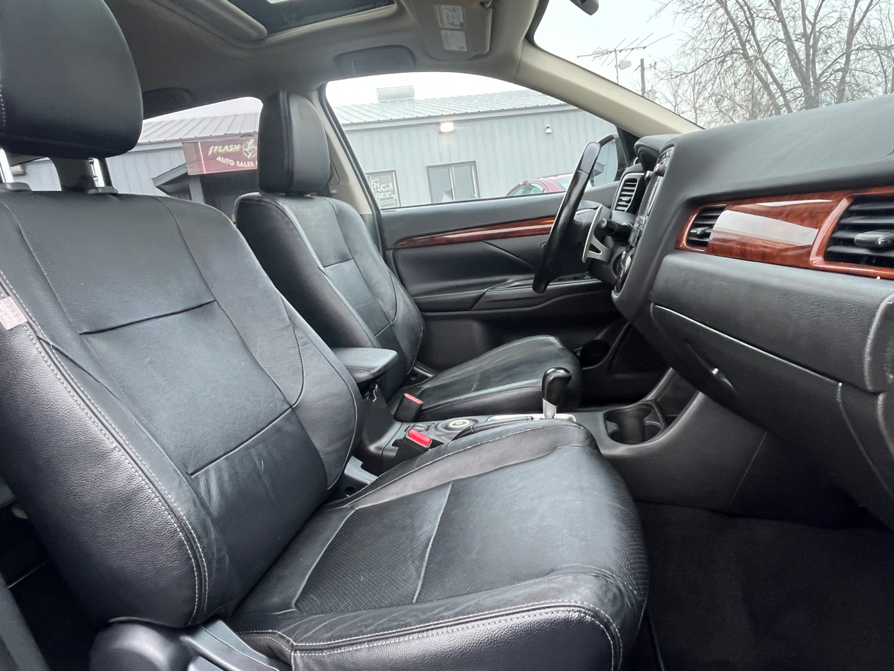 Mitsubishi Outlander  2014