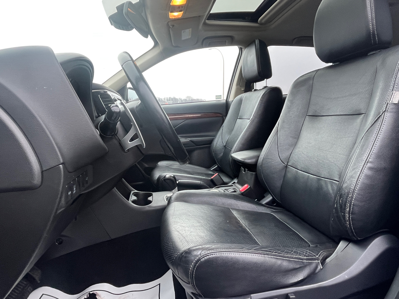 Mitsubishi Outlander  2014