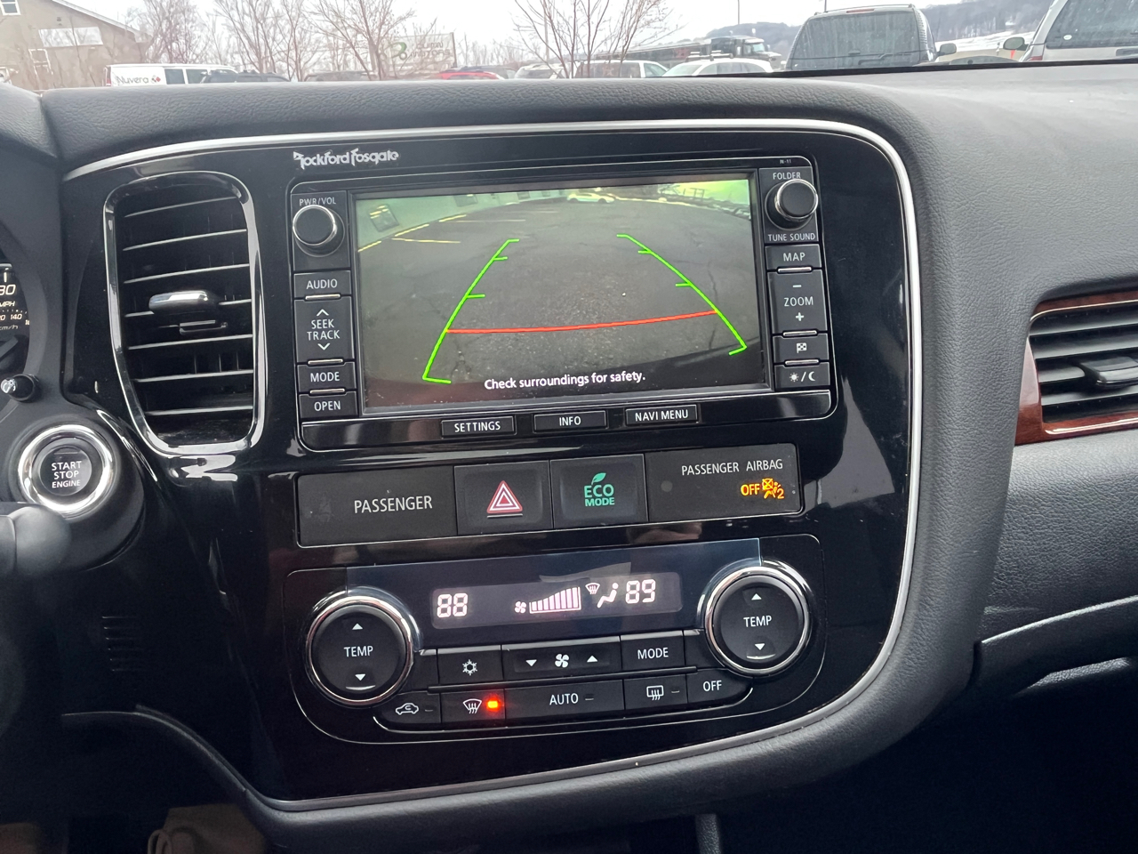 Mitsubishi Outlander  2014