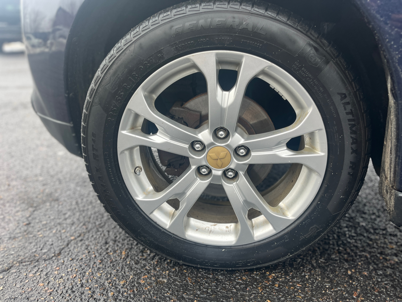 Mitsubishi Outlander  2014