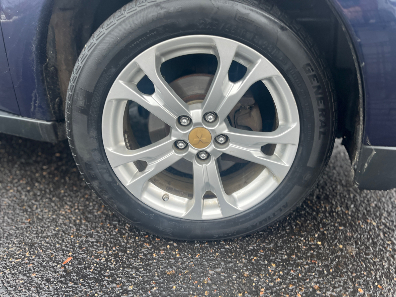 Mitsubishi Outlander  2014