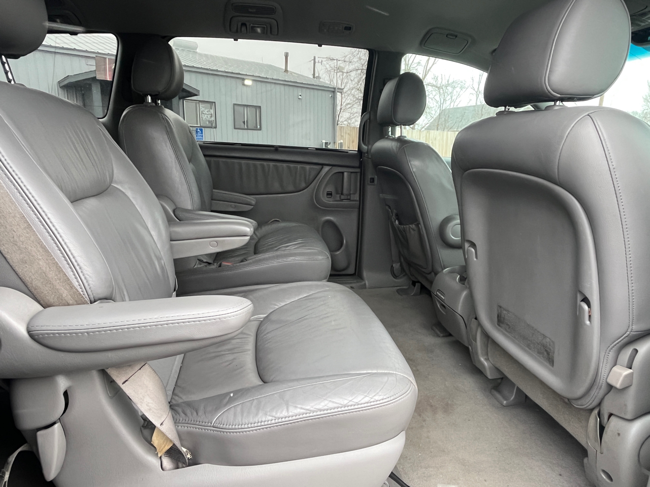 Toyota Sienna XLE AWD 2004