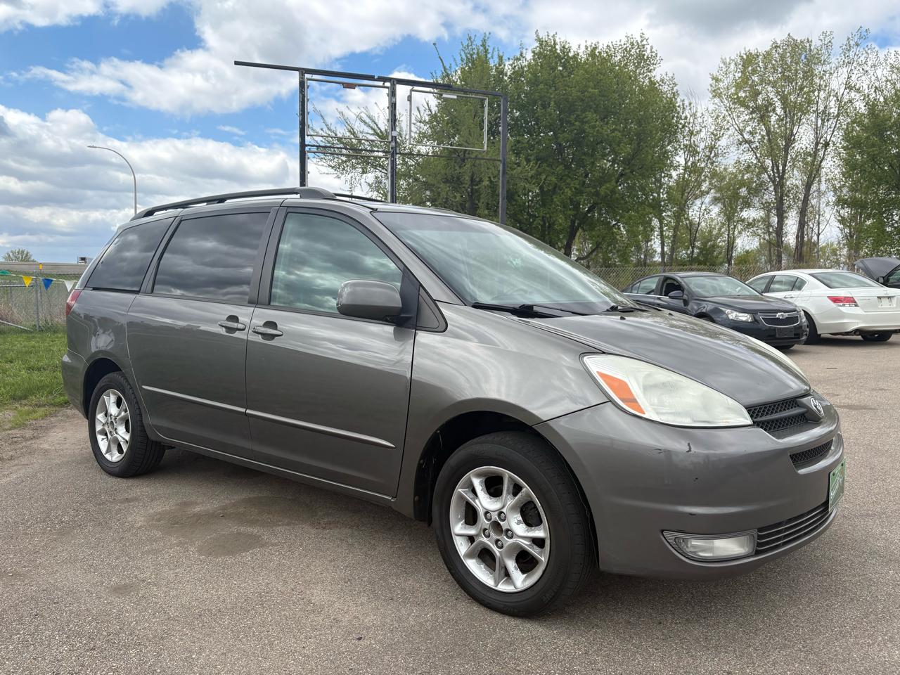 Toyota Sienna 5dr XLE AWD (Natl) 2004