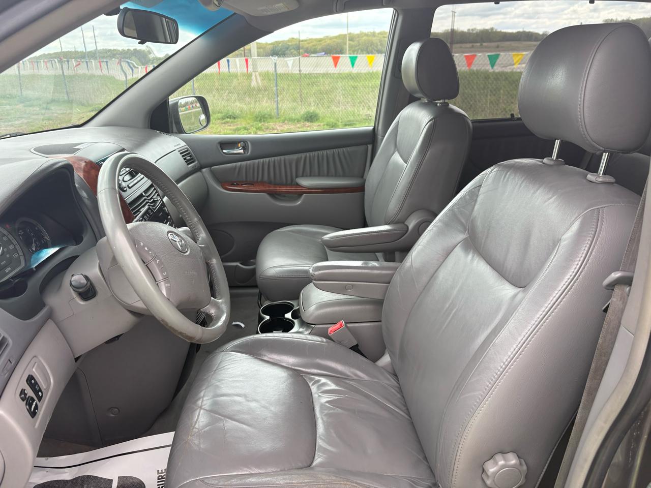 Toyota Sienna 5dr XLE AWD (Natl) 2004