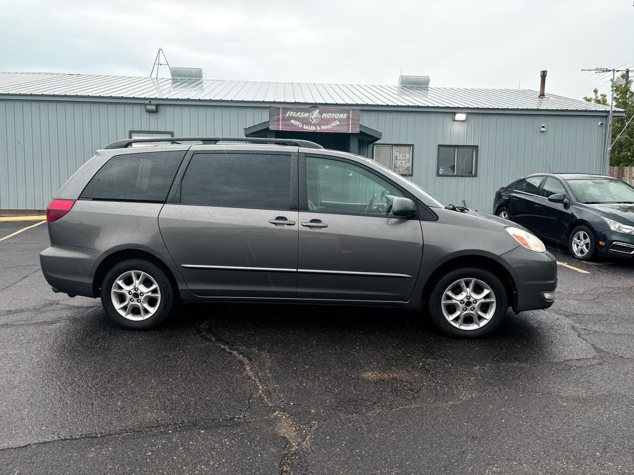 Toyota Sienna 5dr XLE AWD (Natl) 2004