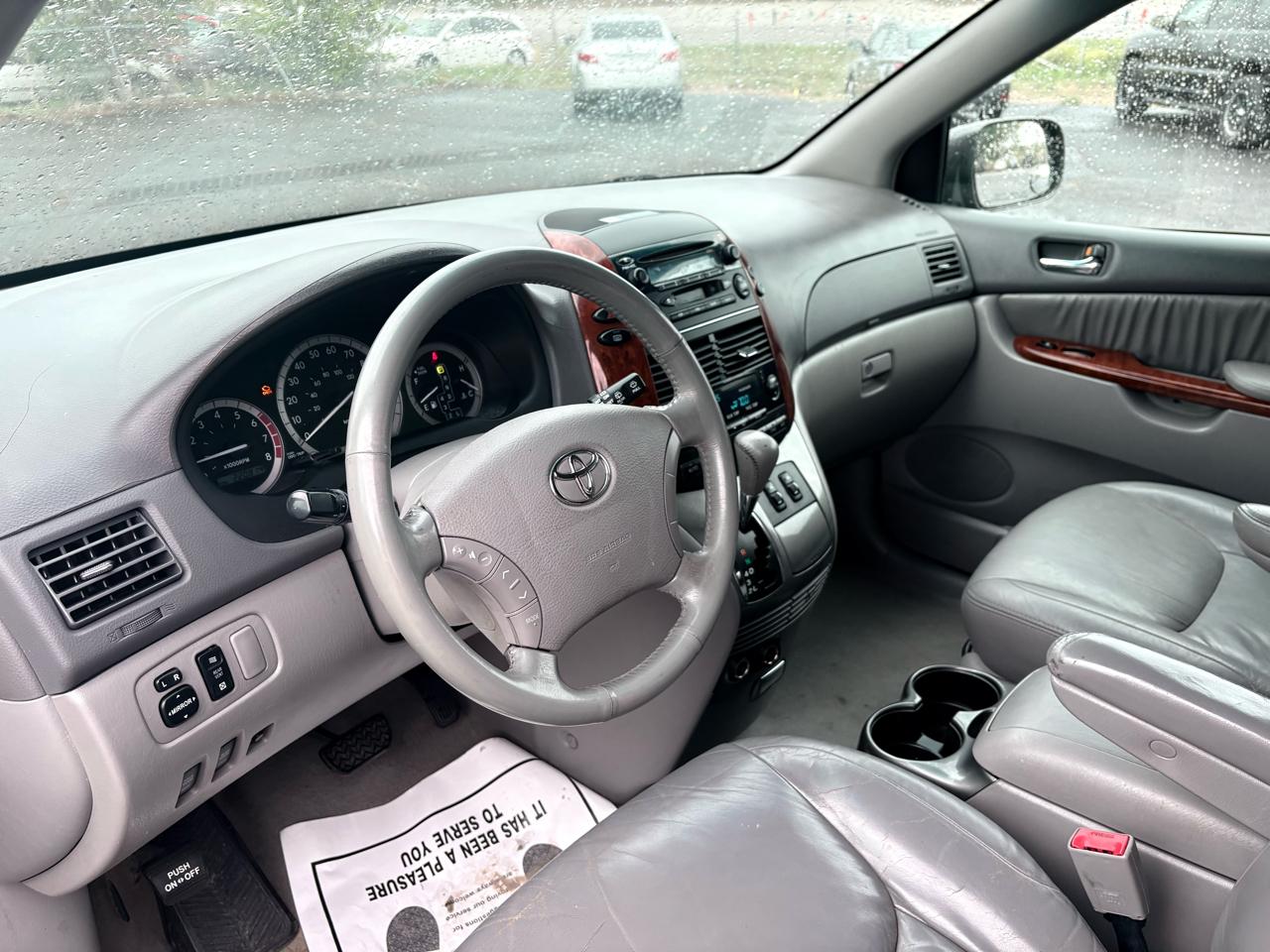 Toyota Sienna 5dr XLE AWD (Natl) 2004