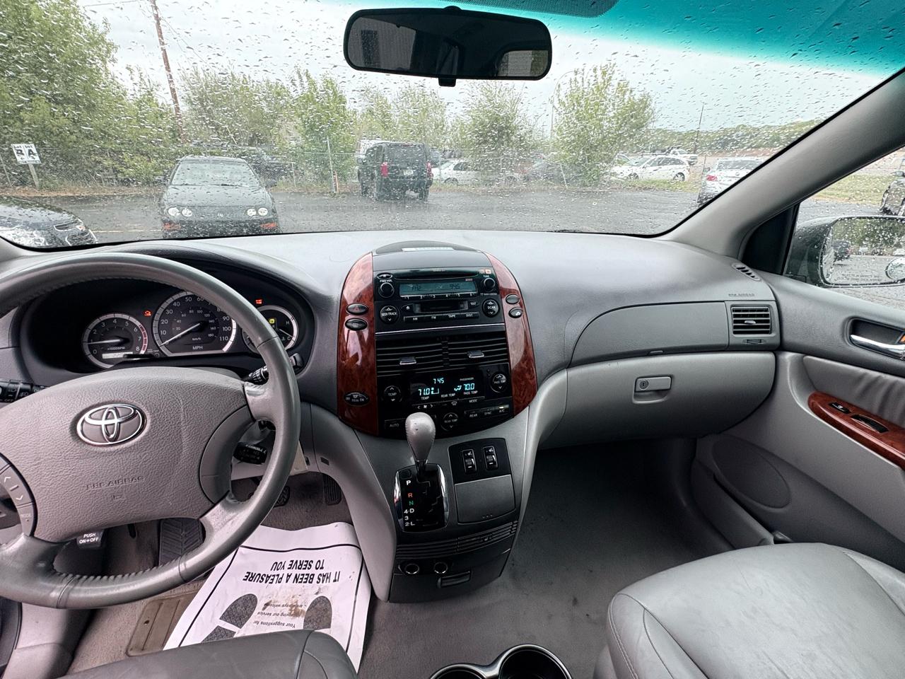 Toyota Sienna 5dr XLE AWD (Natl) 2004