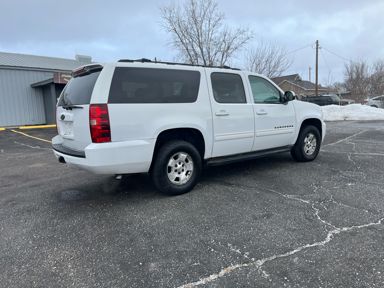 Chevrolet Suburban LT 2011