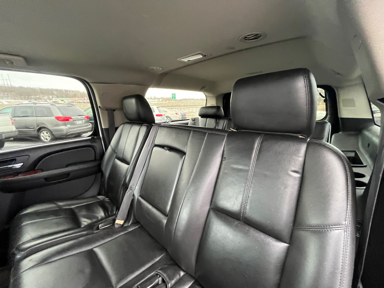 Chevrolet Suburban LT 2011