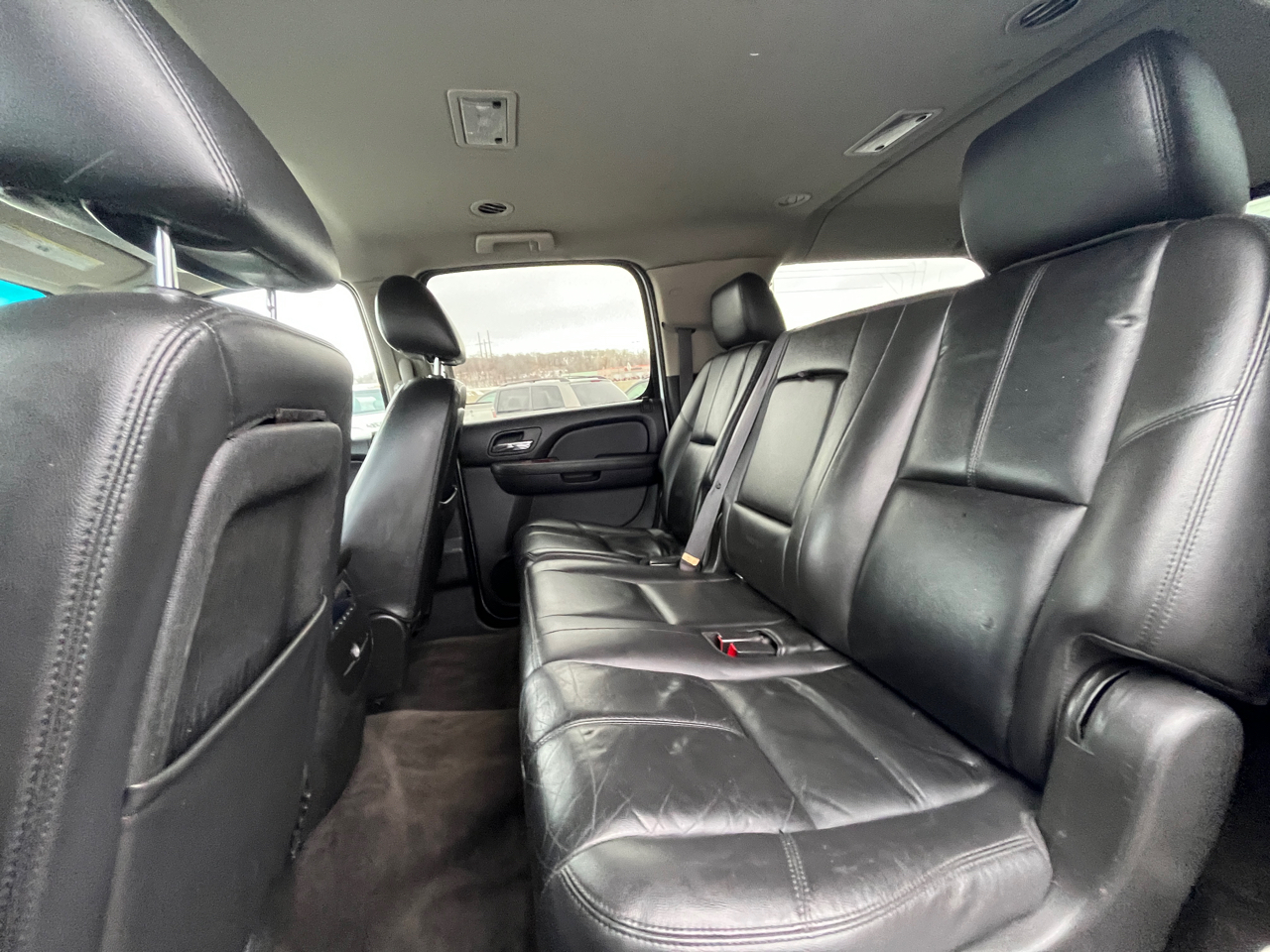 Chevrolet Suburban LT 2011