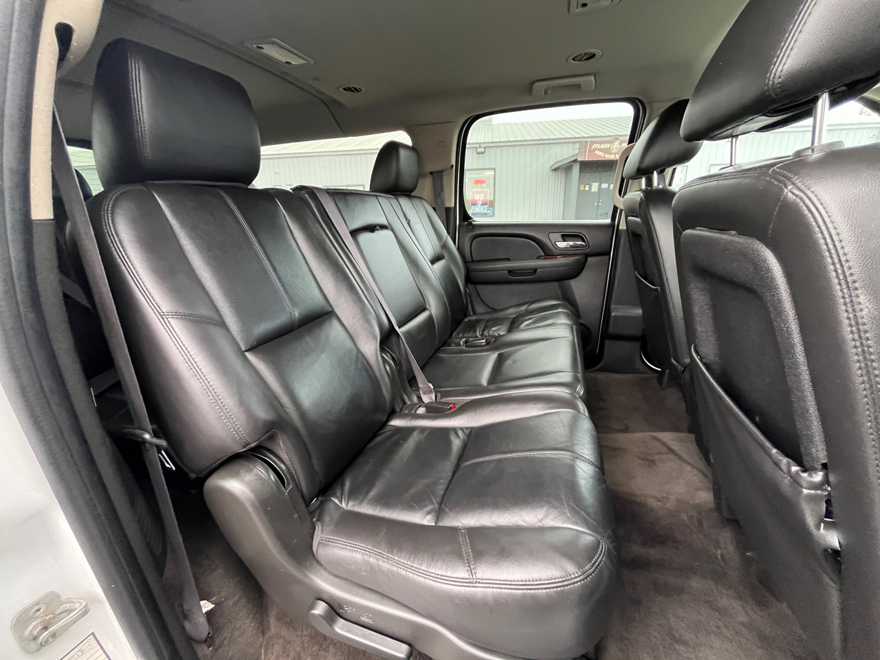 Chevrolet Suburban LT 2011