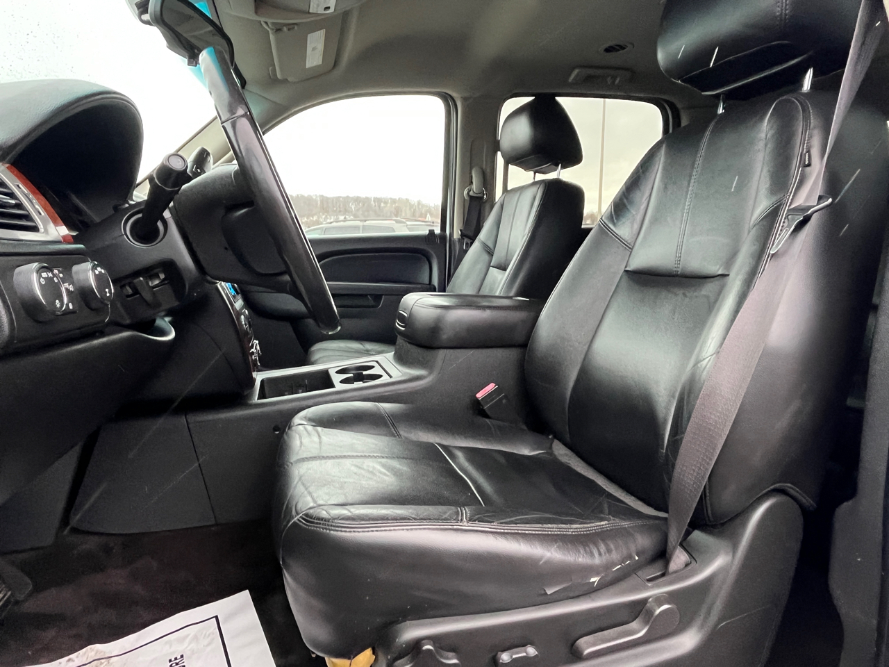 Chevrolet Suburban LT 2011