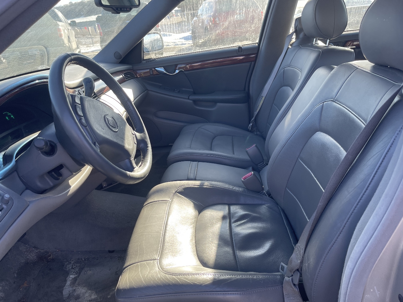 Cadillac DeVille  2004