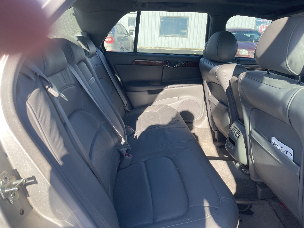 Cadillac DeVille  2004