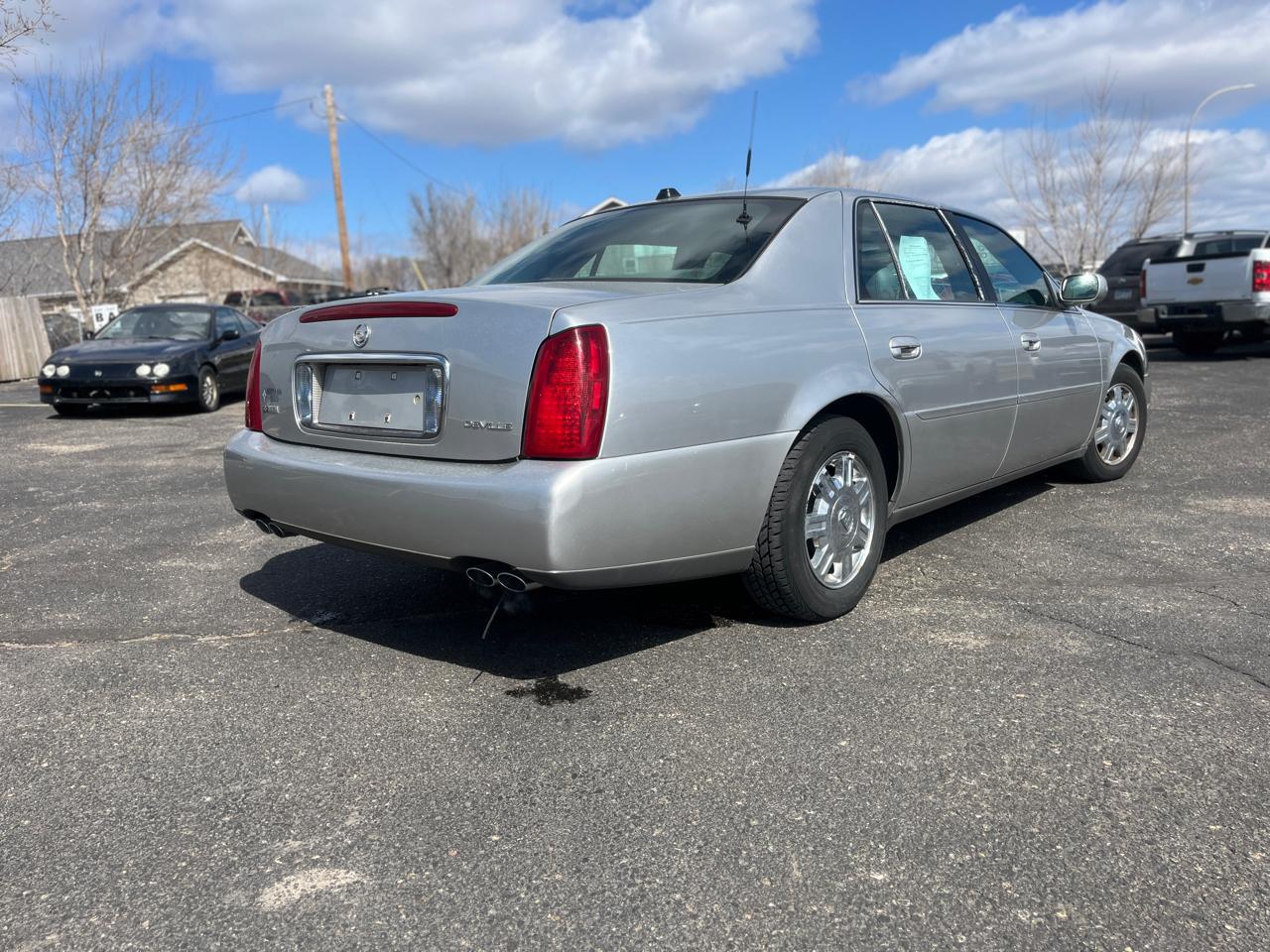 Cadillac DeVille  2004