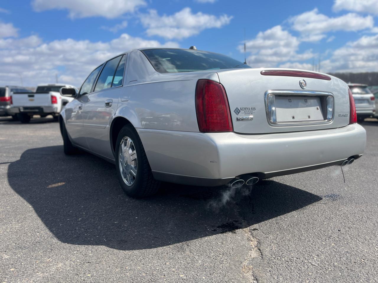 Cadillac DeVille  2004