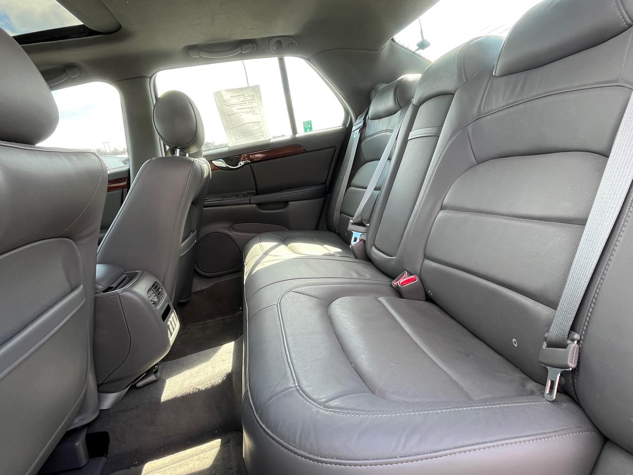 Cadillac DeVille  2004