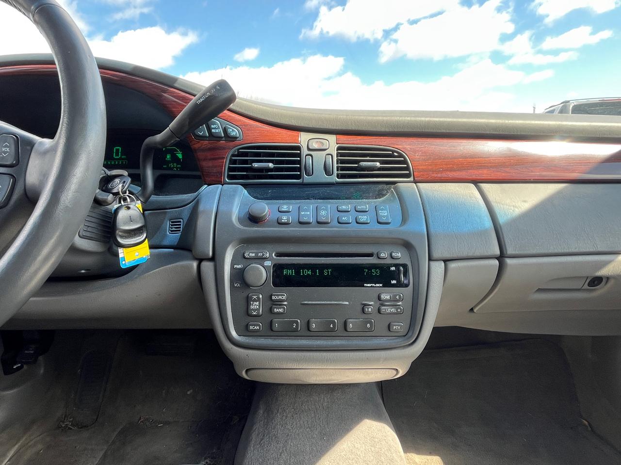 Cadillac DeVille  2004