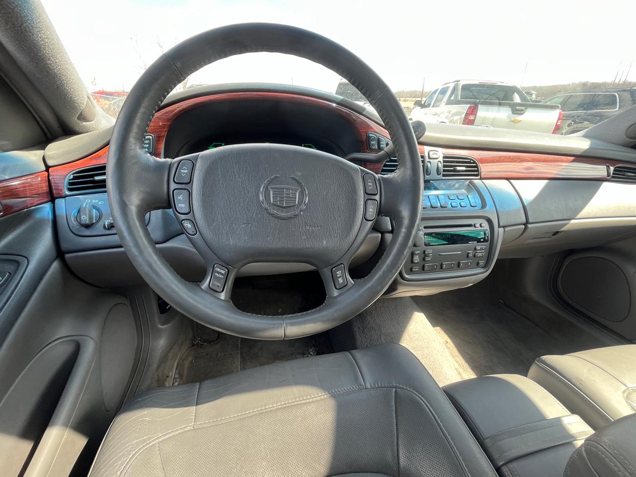 Cadillac DeVille  2004