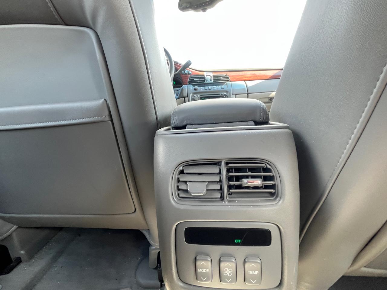 Cadillac DeVille  2004