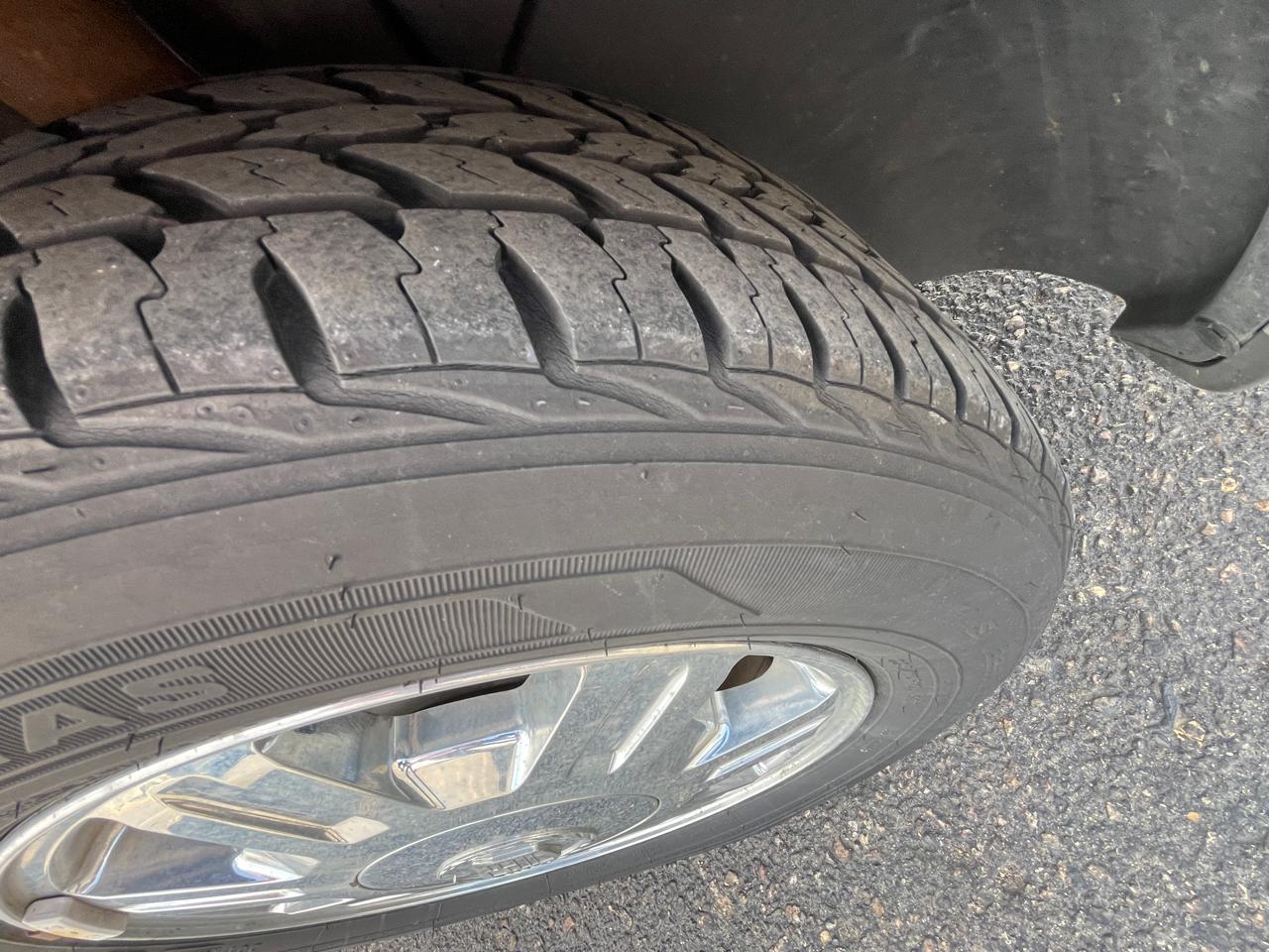 Cadillac DeVille  2004