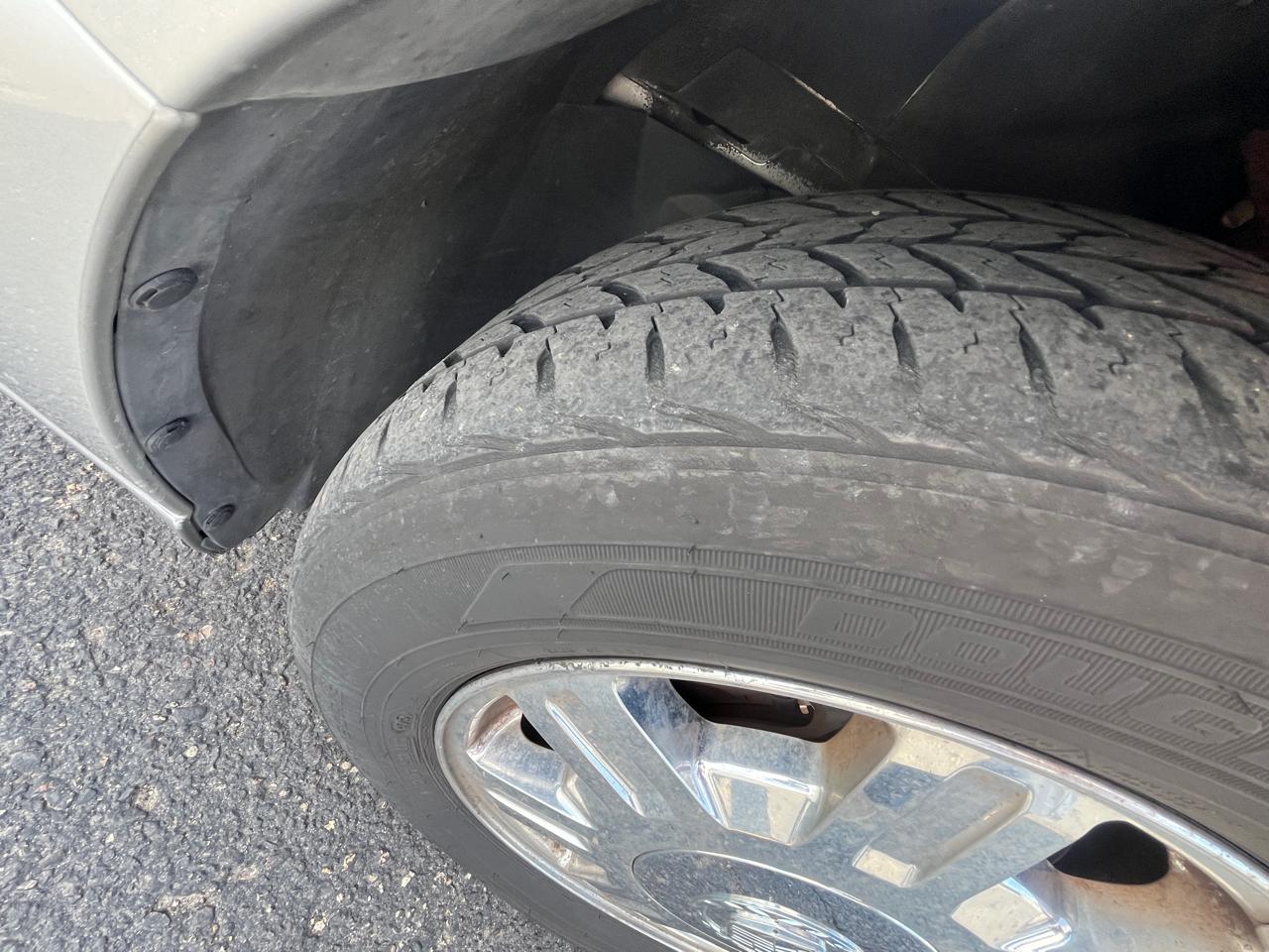 Cadillac DeVille  2004