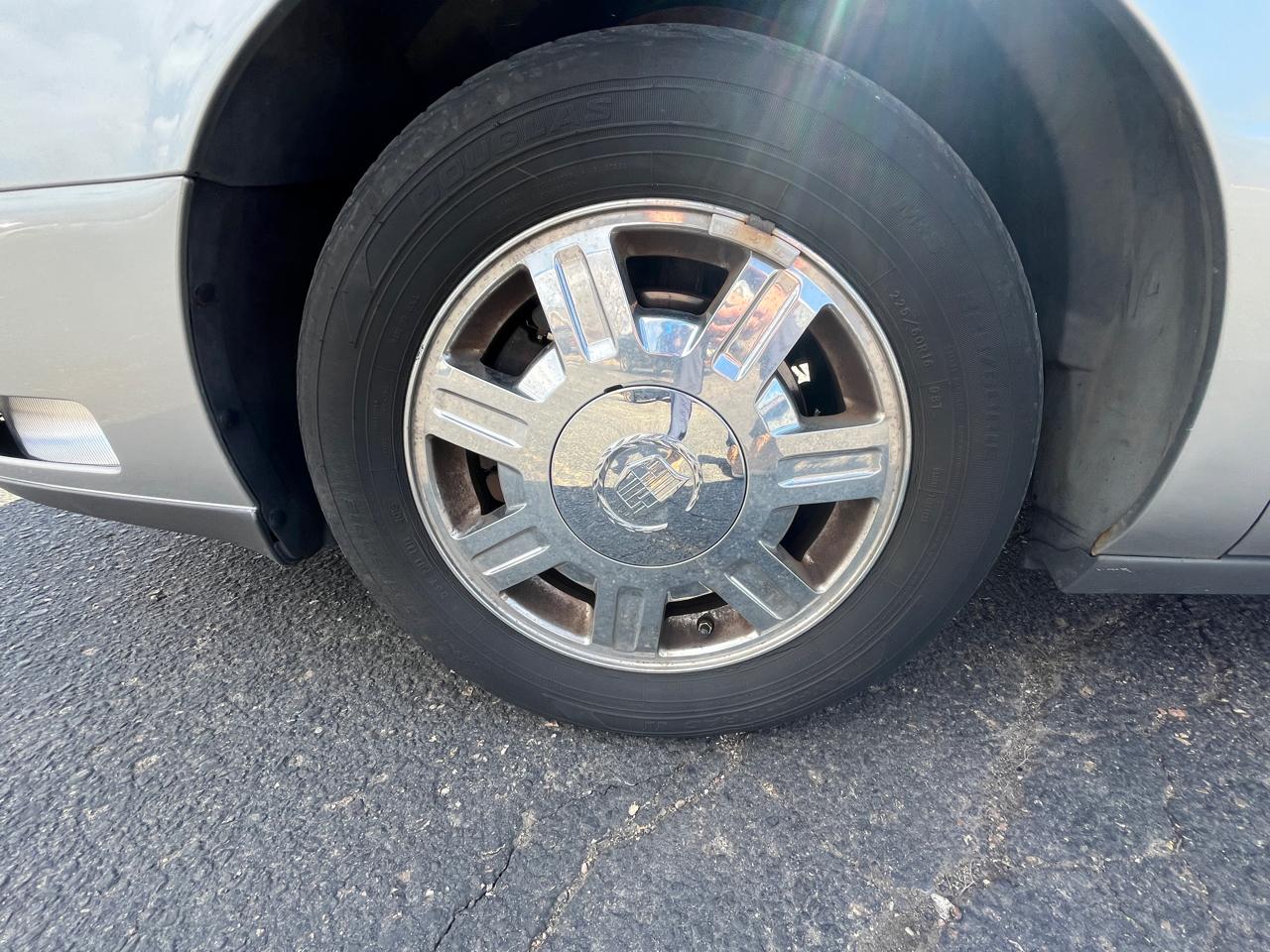 Cadillac DeVille  2004