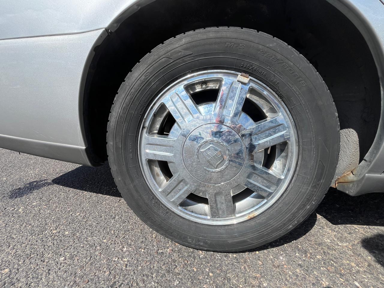 Cadillac DeVille  2004