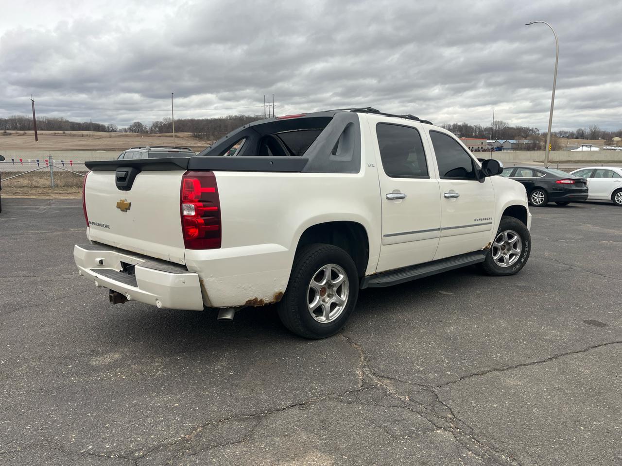 Chevrolet Avalanche  2011