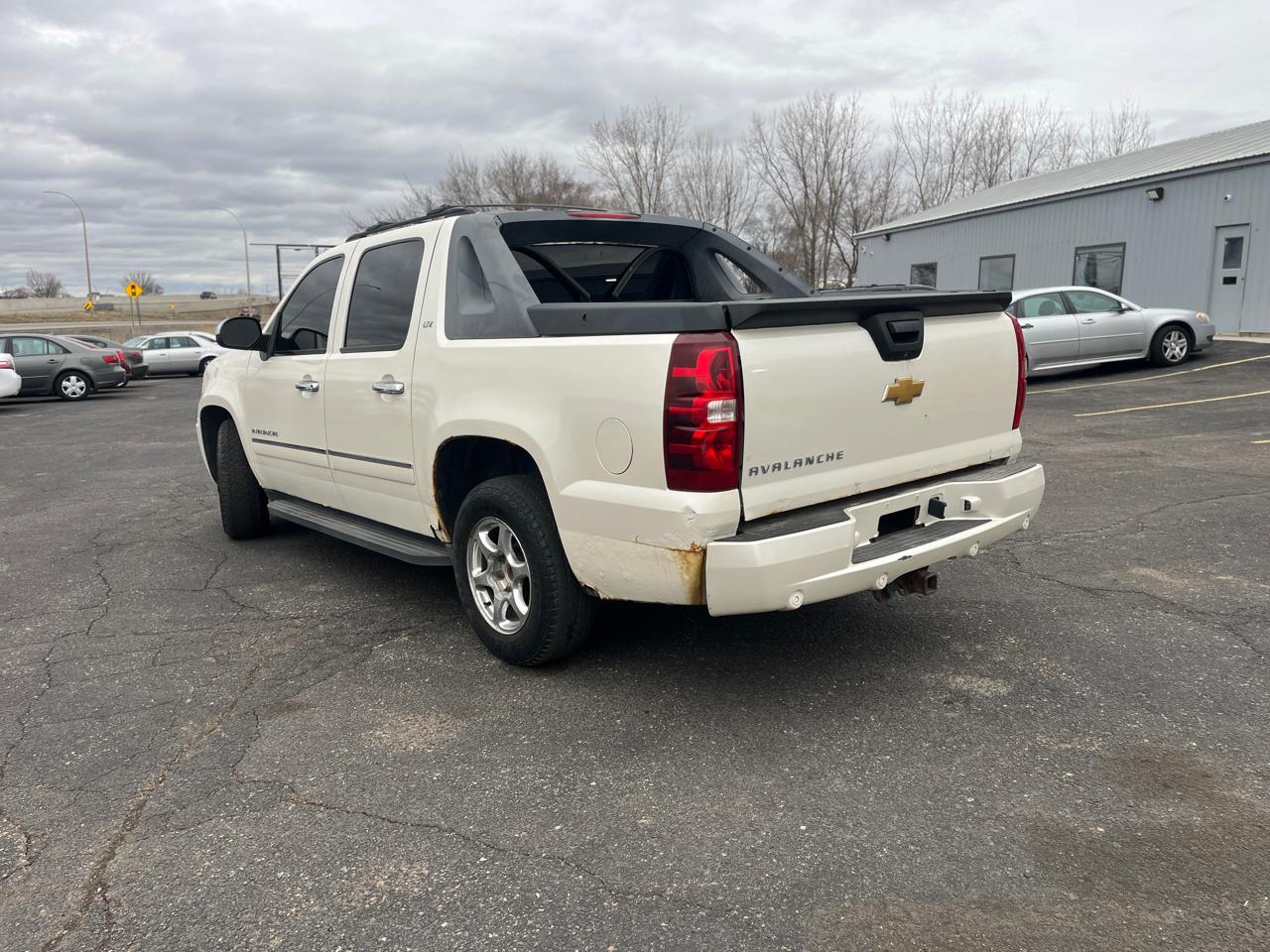 Chevrolet Avalanche  2011