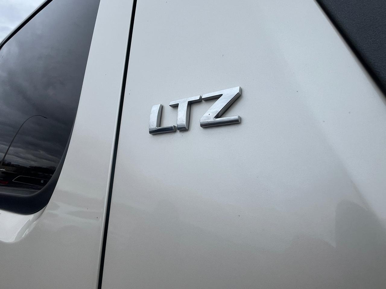 Chevrolet Avalanche  2011