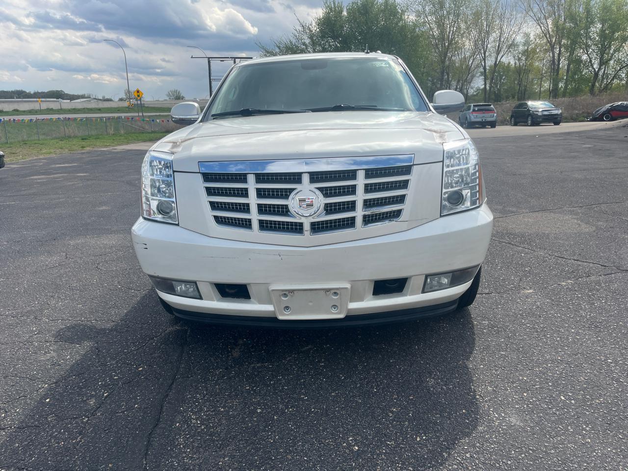 Cadillac Escalade AWD 4dr Premium 2011