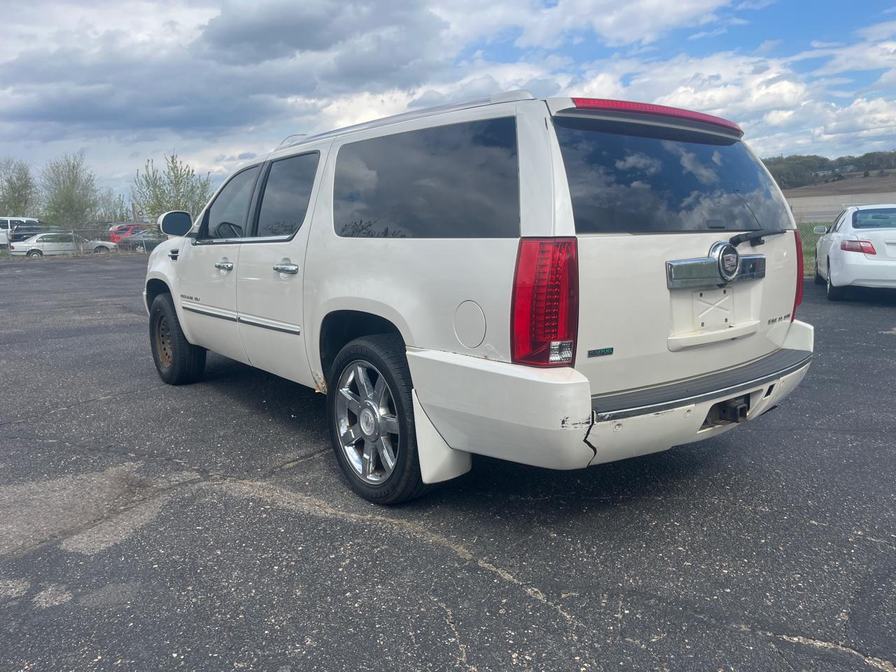 Cadillac Escalade AWD 4dr Premium 2011