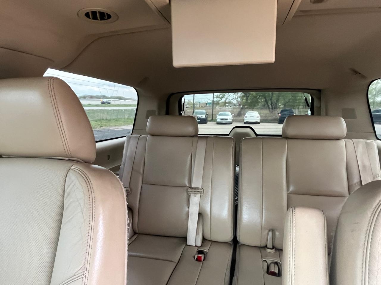 Cadillac Escalade AWD 4dr Premium 2011