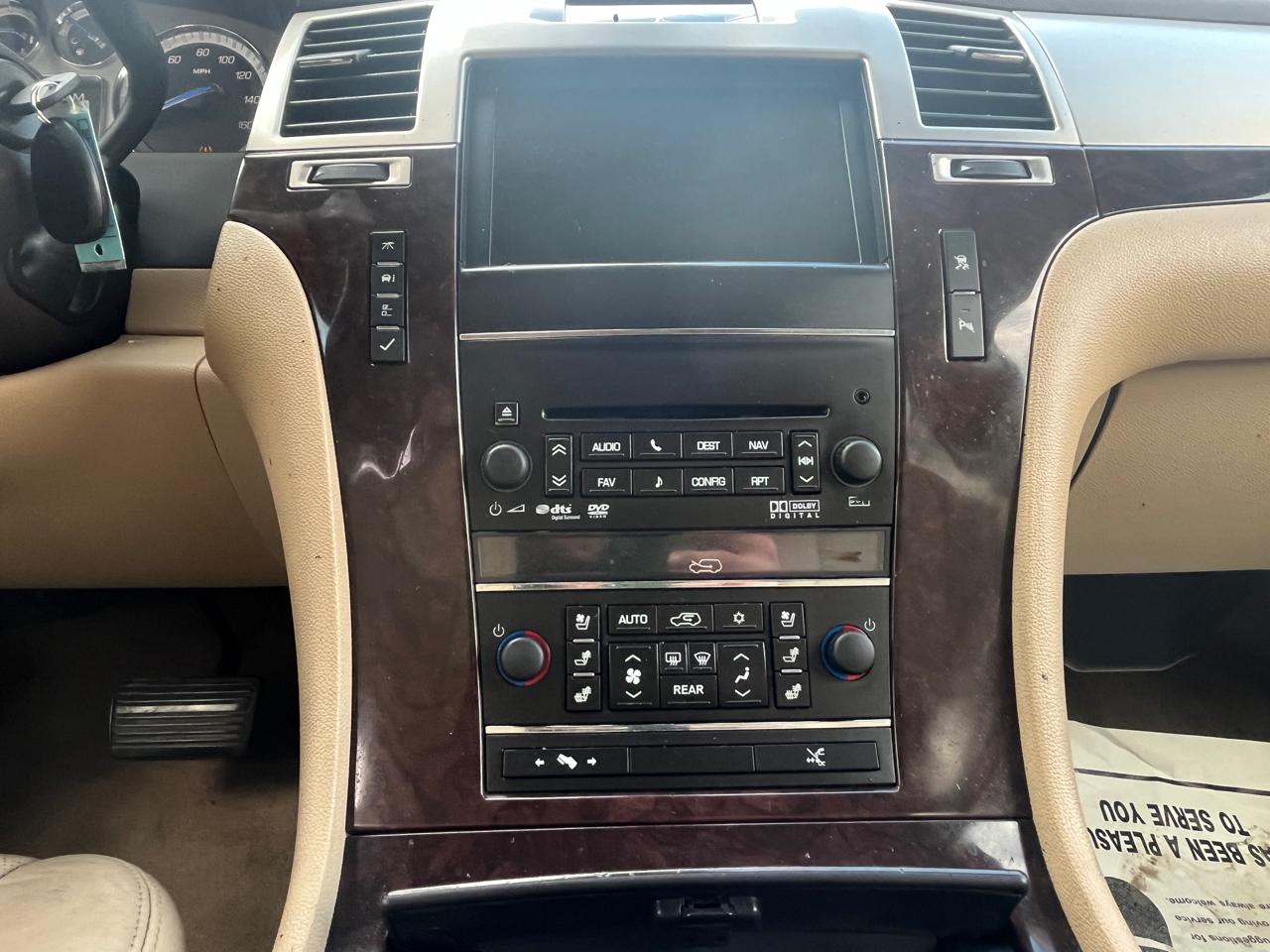 Cadillac Escalade AWD 4dr Premium 2011
