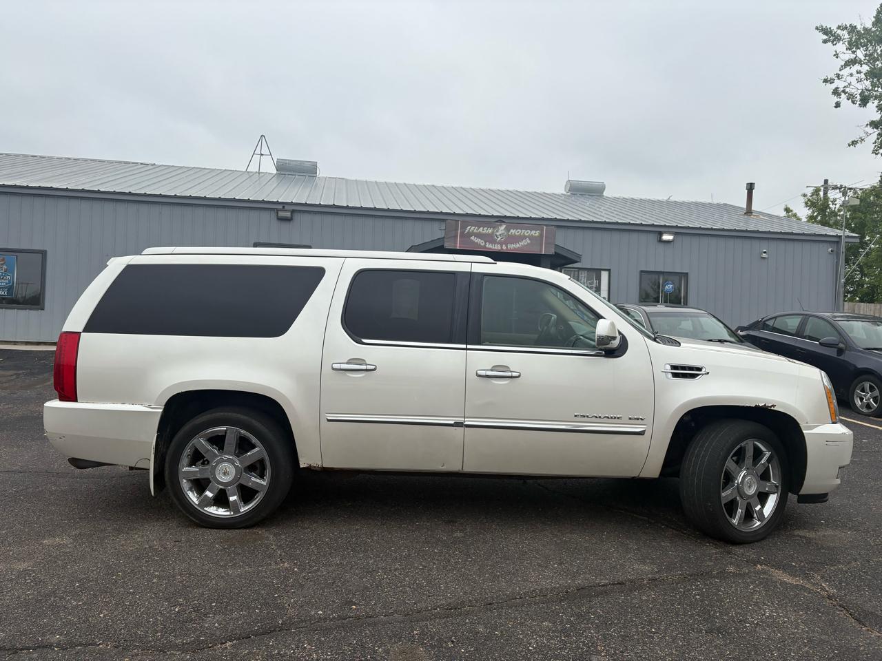 Cadillac Escalade AWD 4dr Premium 2011