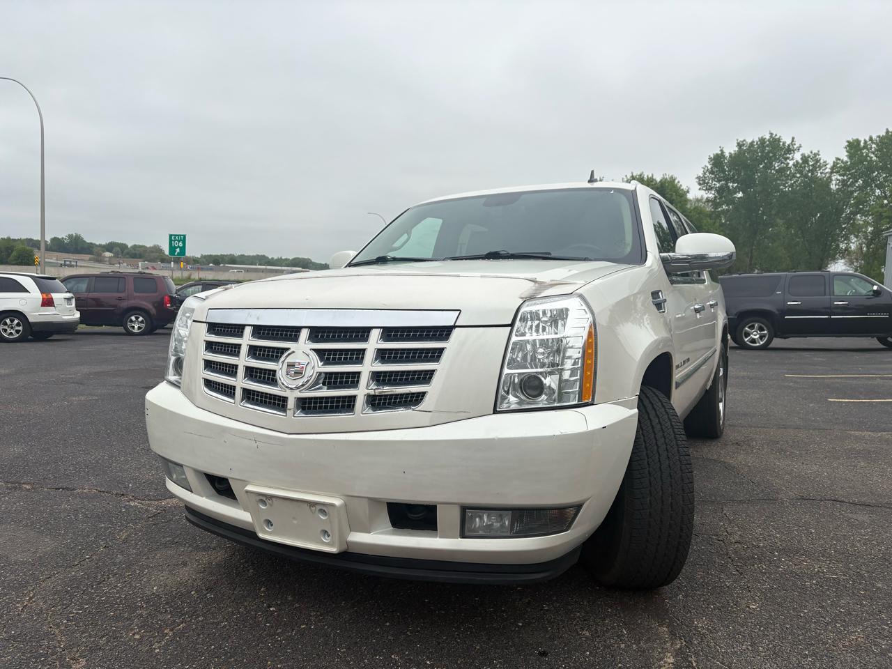 Cadillac Escalade AWD 4dr Premium 2011