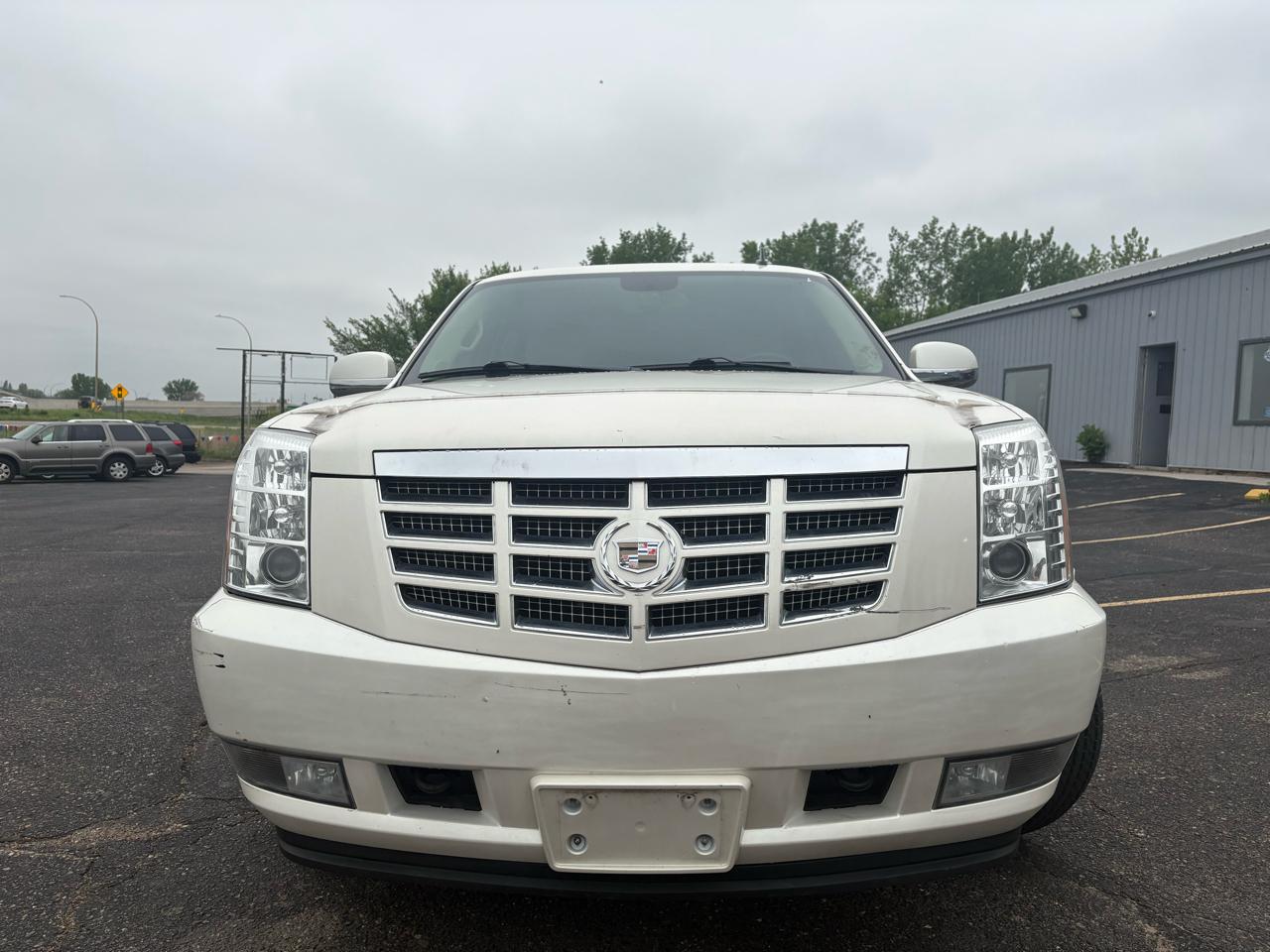 Cadillac Escalade AWD 4dr Premium 2011