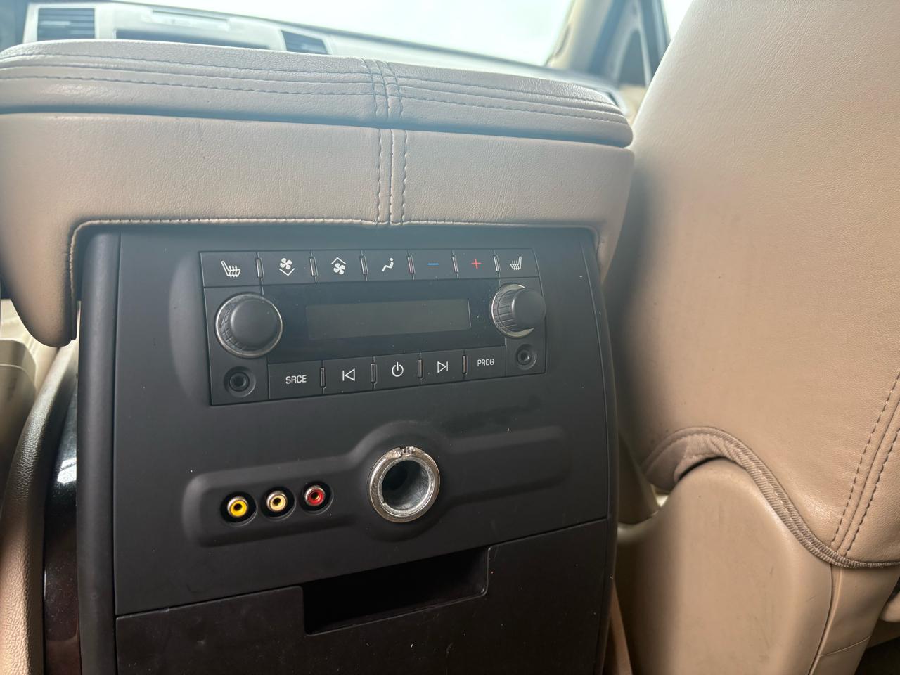 Cadillac Escalade AWD 4dr Premium 2011
