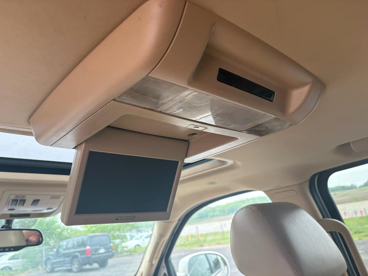 Cadillac Escalade AWD 4dr Premium 2011