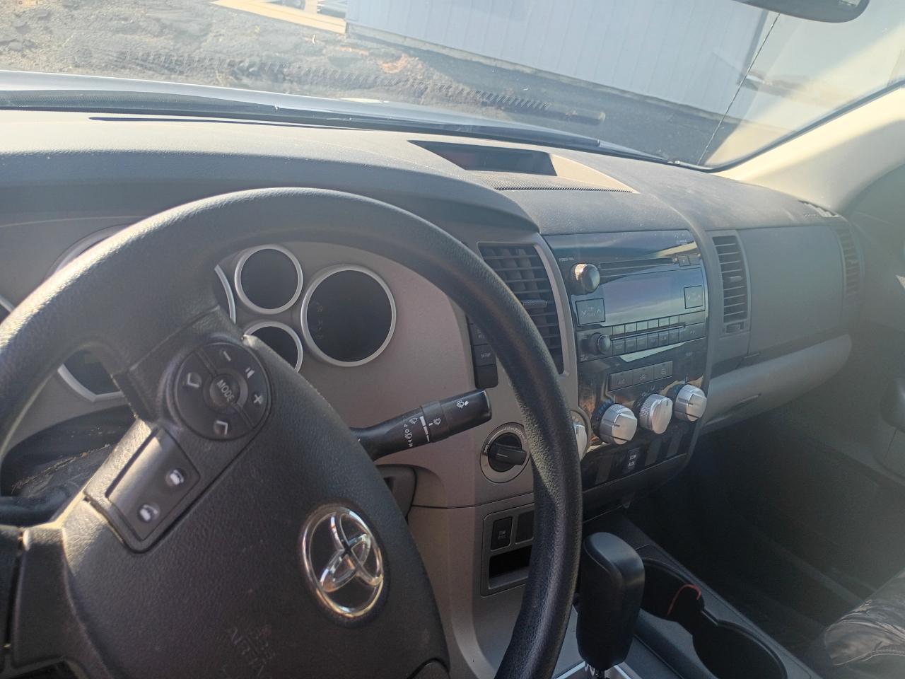 Toyota Tundra Tundra-Grade 5.7L FFV Double Cab 4WD 2012