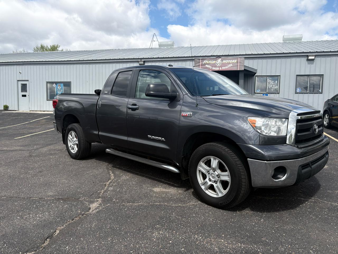Toyota Tundra Double Cab 5.7L FFV V8 6-Spd AT (Natl) 2012