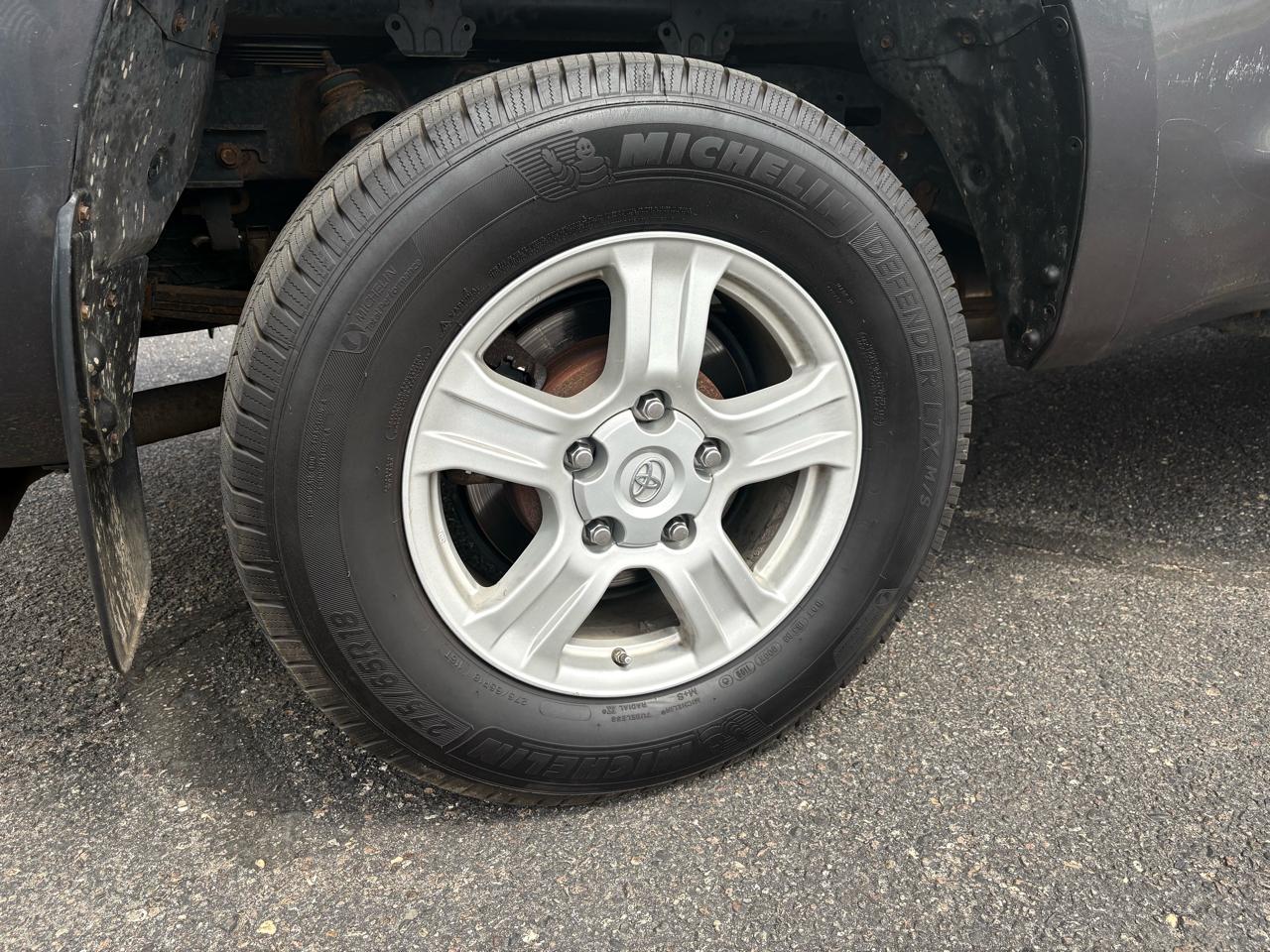 Toyota Tundra Double Cab 5.7L FFV V8 6-Spd AT (Natl) 2012
