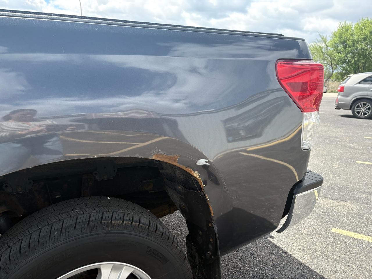 Toyota Tundra Double Cab 5.7L FFV V8 6-Spd AT (Natl) 2012