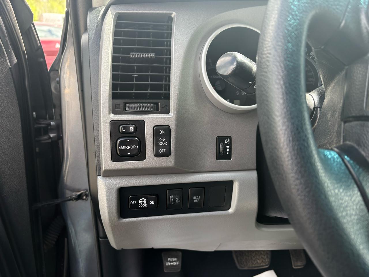 Toyota Tundra Double Cab 5.7L FFV V8 6-Spd AT (Natl) 2012