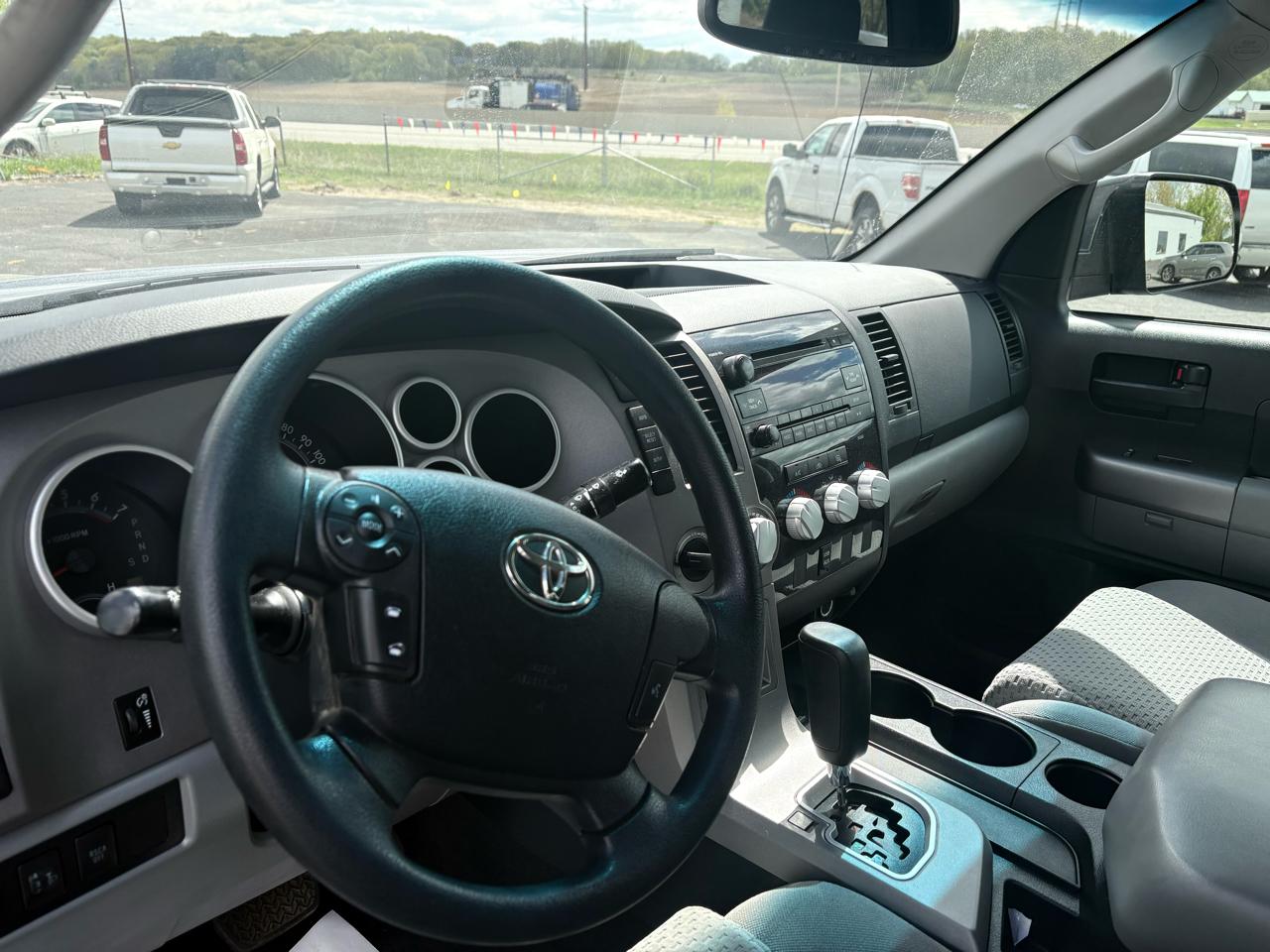 Toyota Tundra Double Cab 5.7L FFV V8 6-Spd AT (Natl) 2012