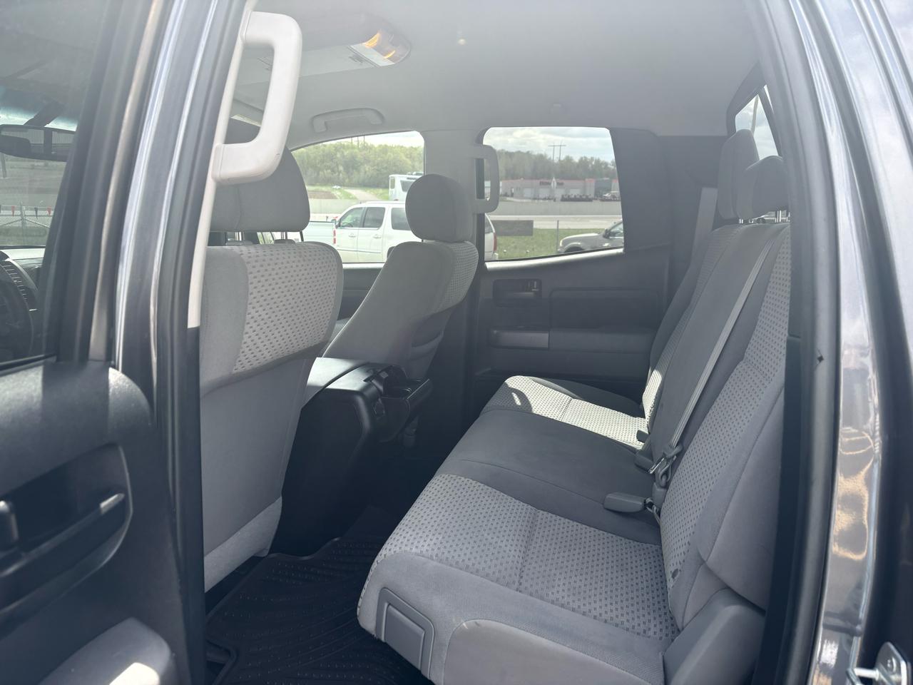 Toyota Tundra Double Cab 5.7L FFV V8 6-Spd AT (Natl) 2012