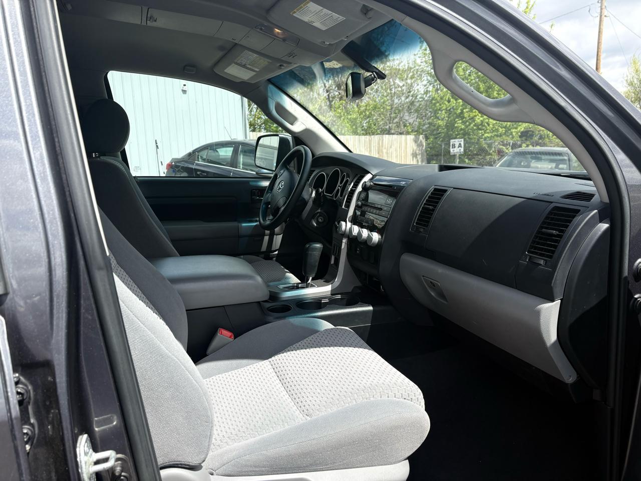 Toyota Tundra Double Cab 5.7L FFV V8 6-Spd AT (Natl) 2012