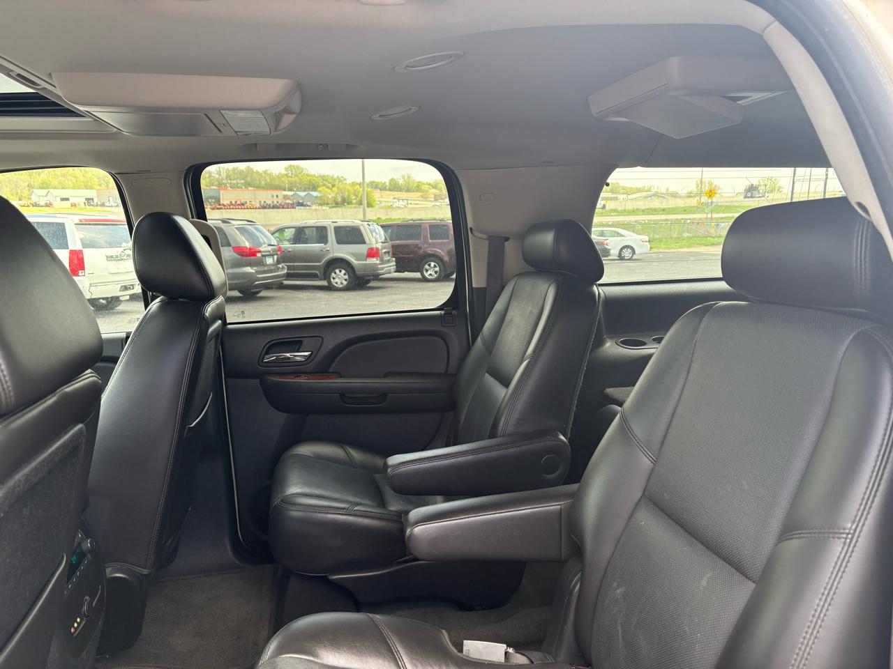 Chevrolet Suburban 4WD 4dr 1500 LTZ 2009
